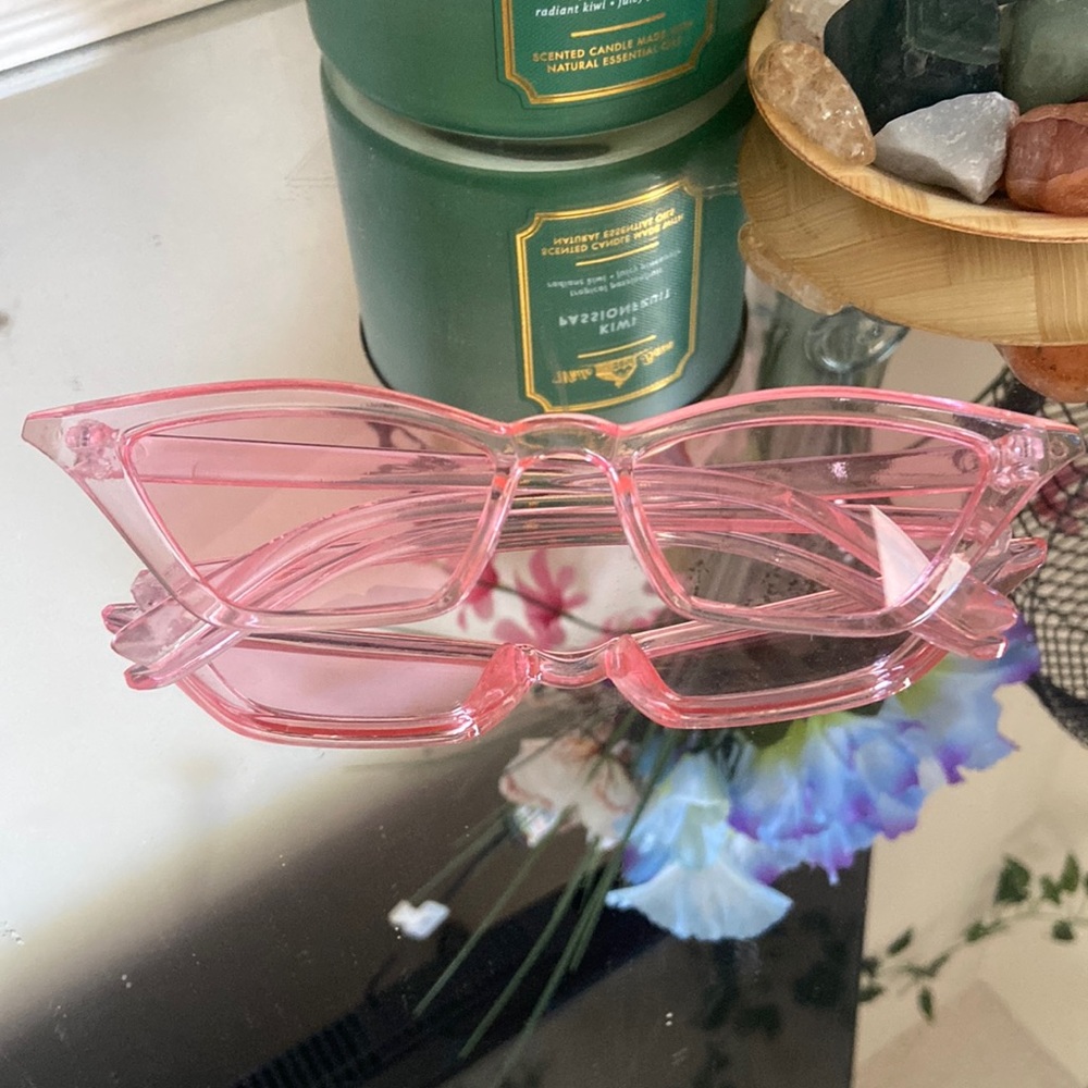 Cat eye sunglasses